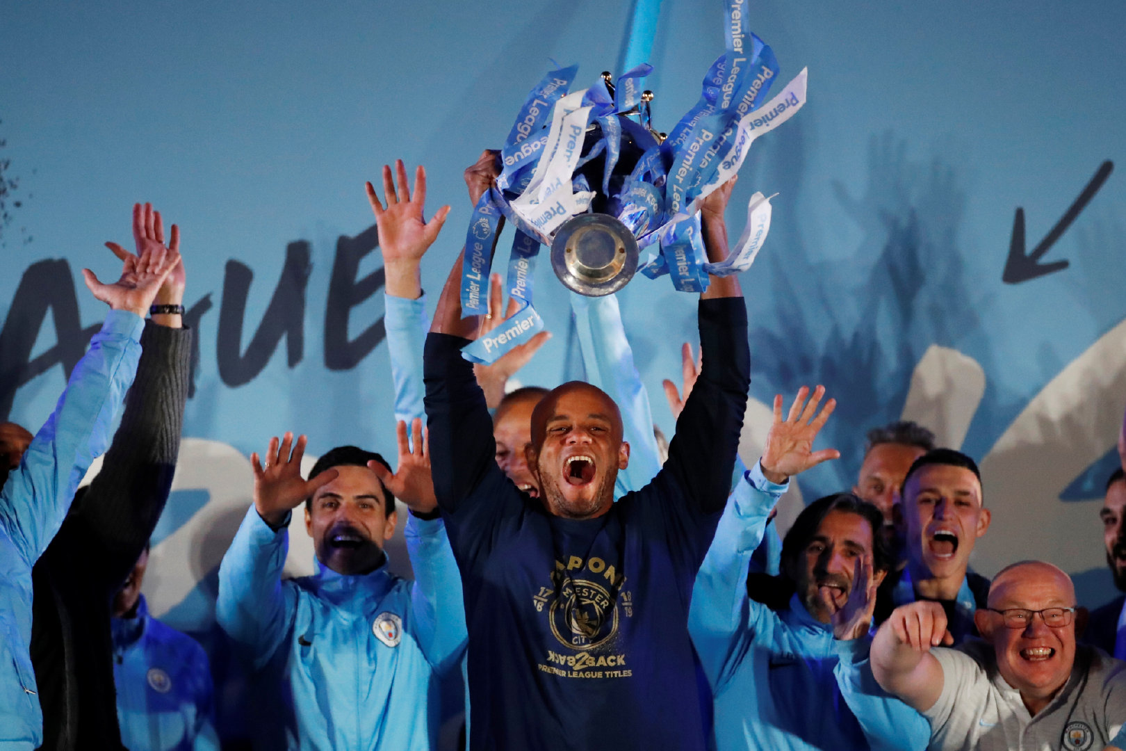 哈兰德：足球新星速度超越范尼，挑战足球纪录新高峰